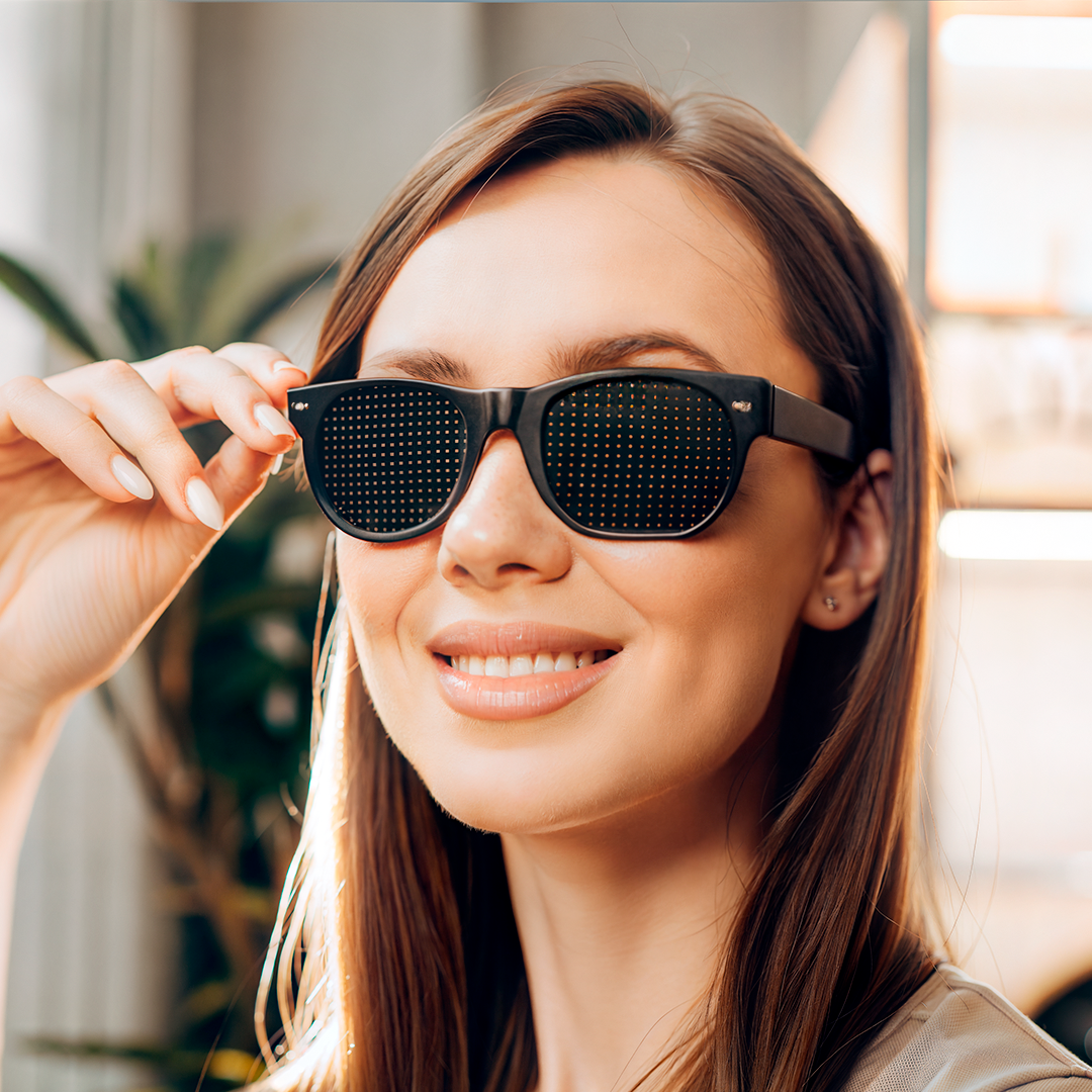 VisionEase Pinhole Glasses – Natural Vision Improvement and Reduction of Eye Strain (Set of 2)