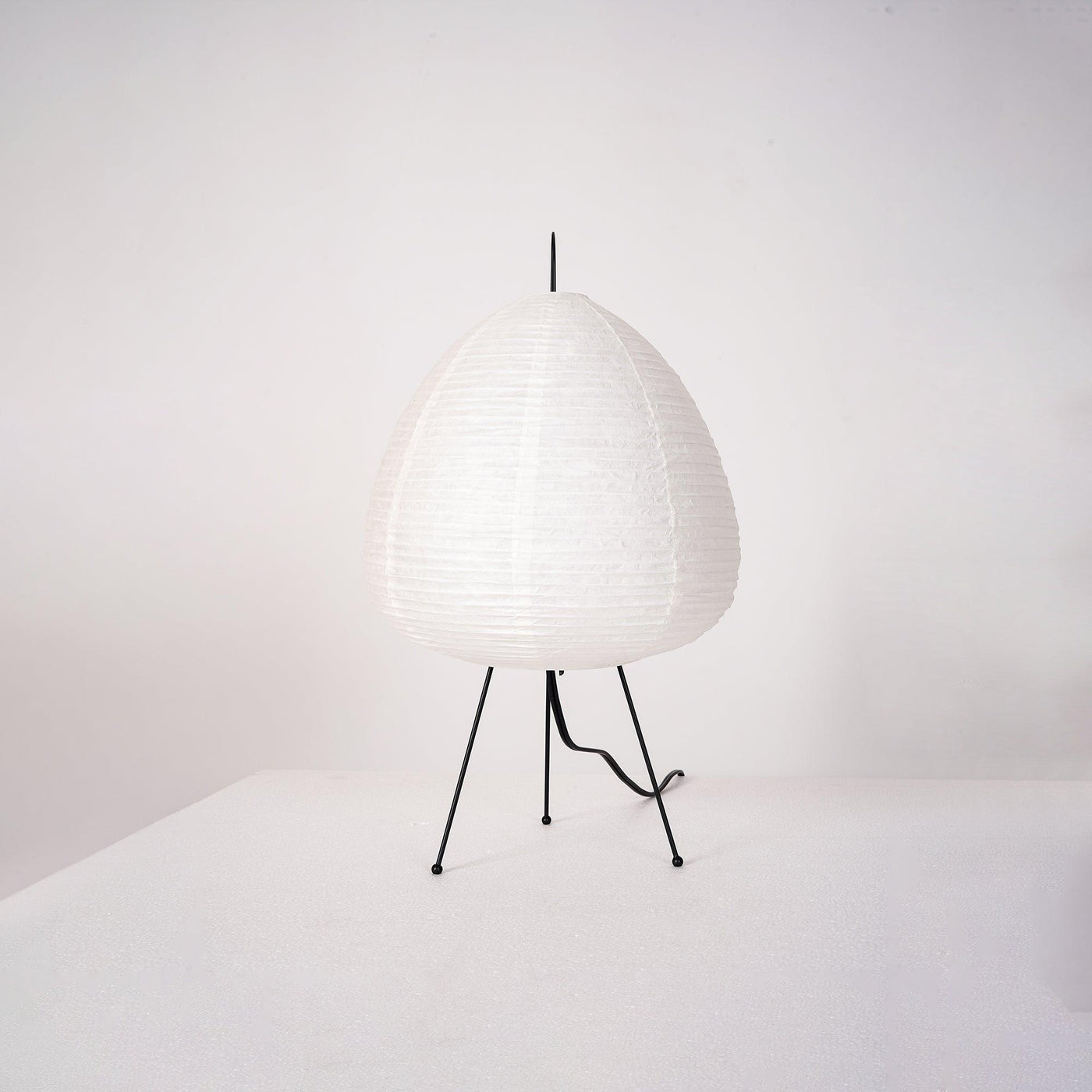 Akari Table Lamp – Japan-Inspired Design with Mulberry Paper and Metal
