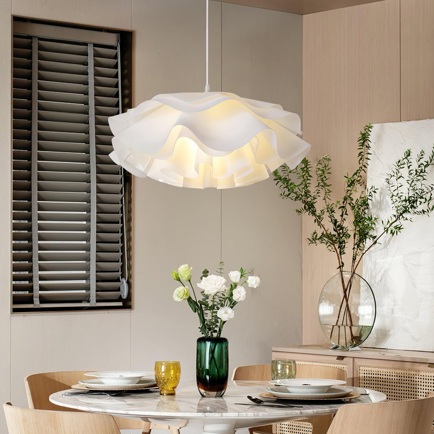 White Flower-Shaped Pendant Lamp – LED