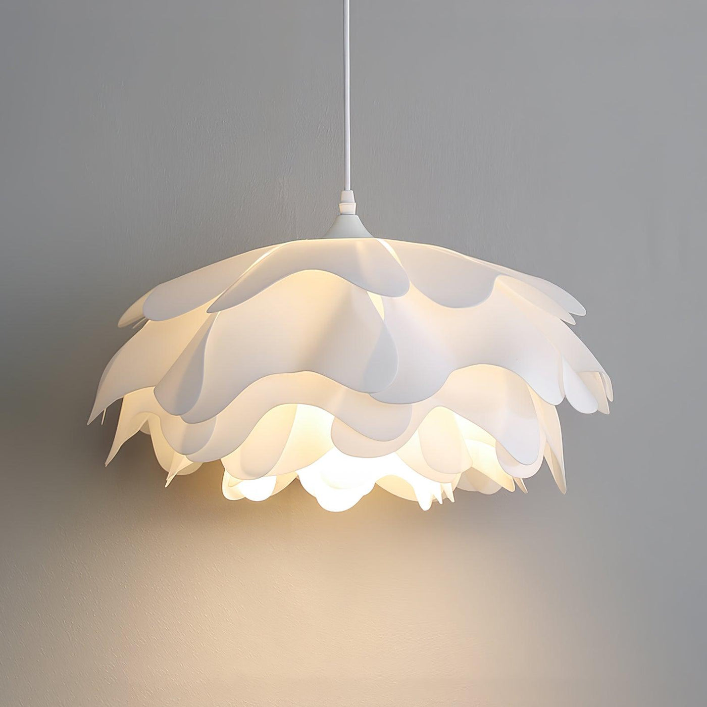 White Flower-Shaped Pendant Lamp – LED