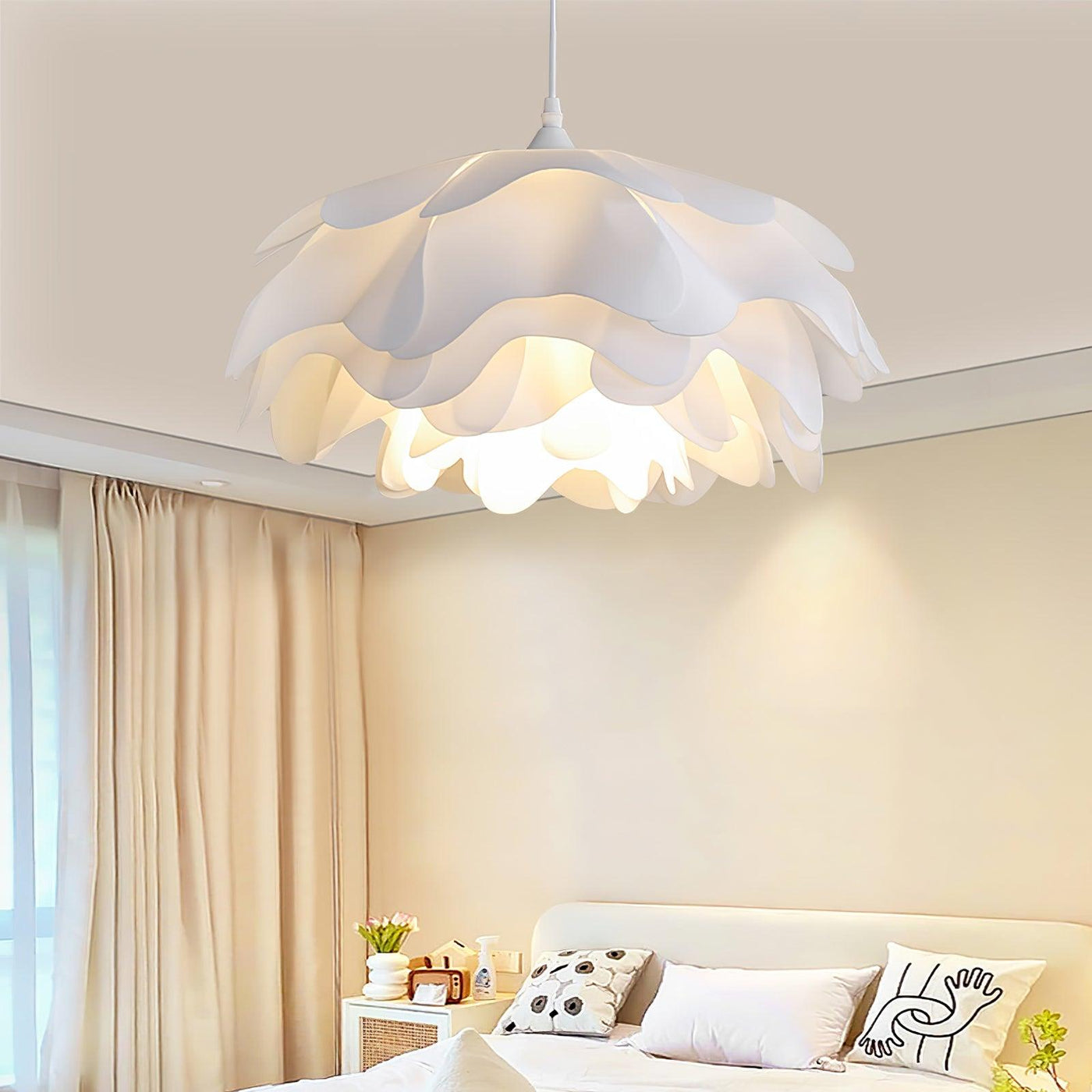 White Flower-Shaped Pendant Lamp – LED
