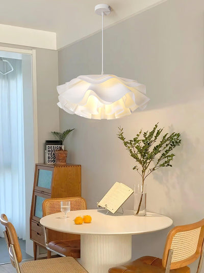 White Flower-Shaped Pendant Lamp – LED