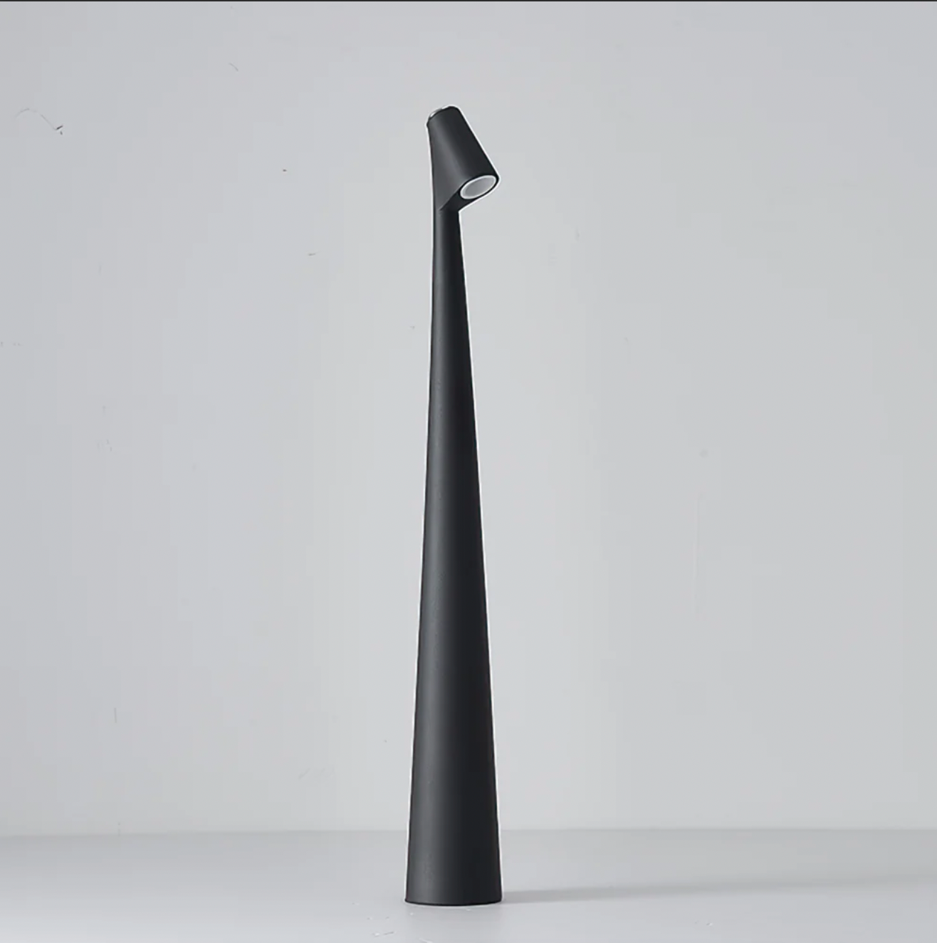 Nordlicht LED Desk Lamp – 3 Intensities, Wireless Scandinavian Design